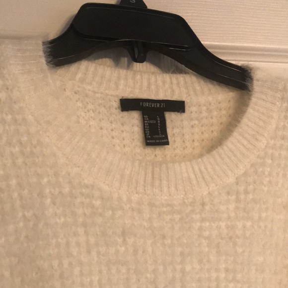 Fuzzy white sweater - Picture 3 of 5